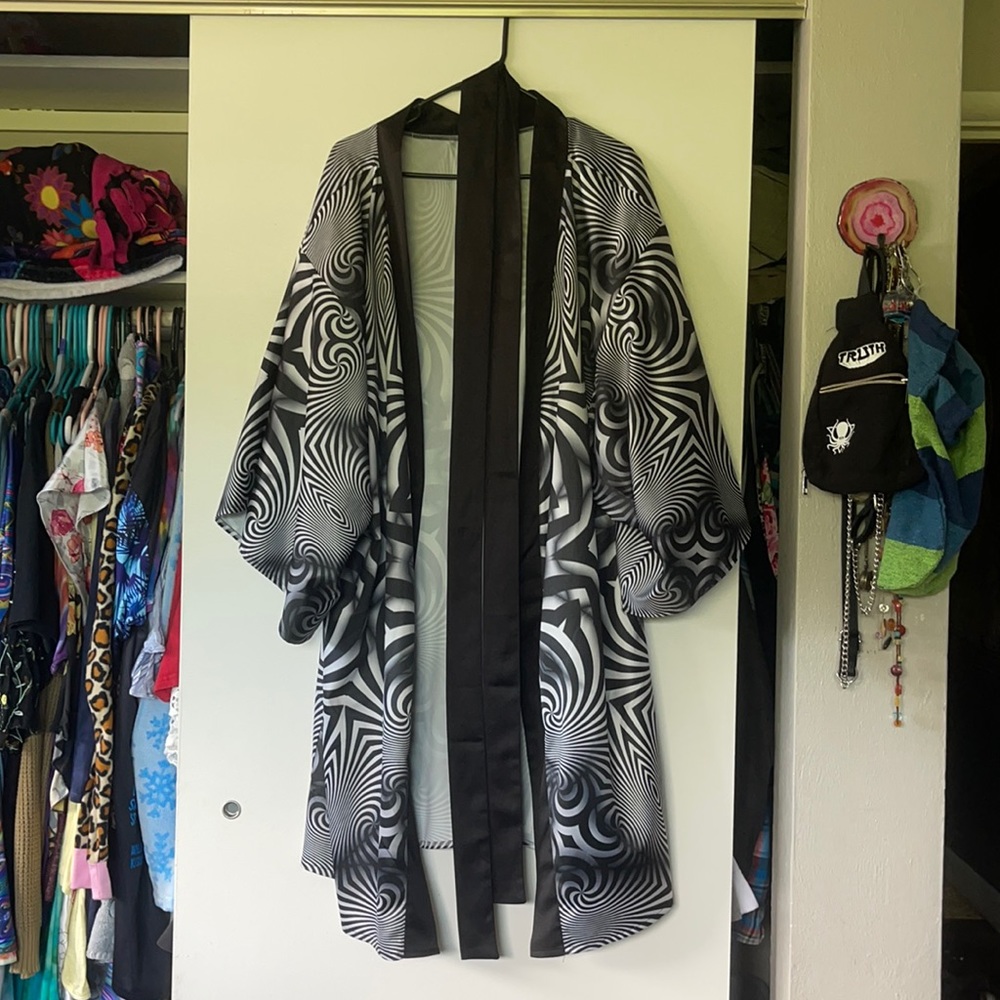 Kevin Psychedelik kimono